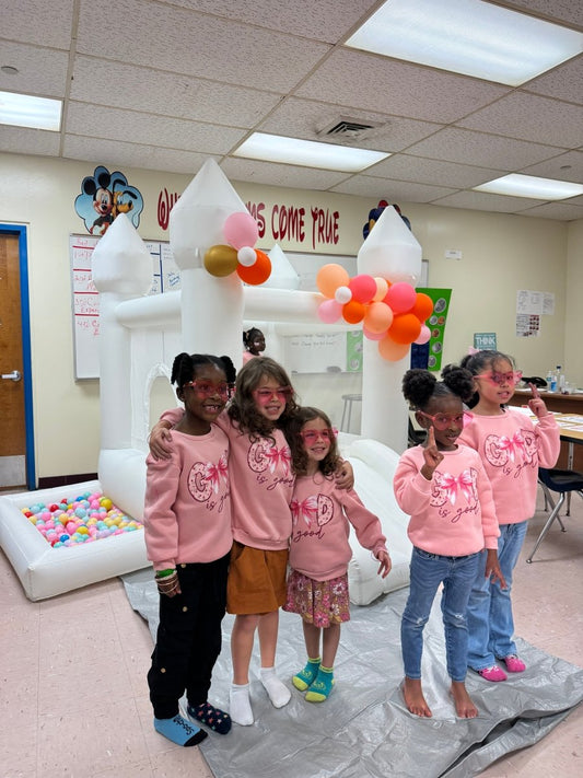 Elegant White Bounce House Rental 9x9ft - Miami Kids Parties for kids parties in Miami | Macarena Party