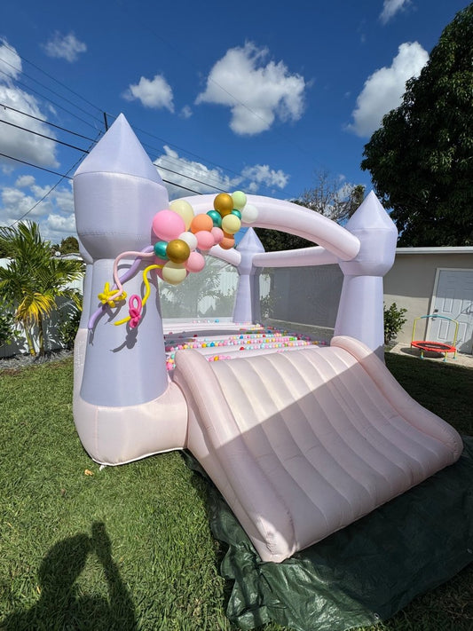 Pink Bounce House with Slide 13x16.5 ft (Up to 10) – Rent in Miami | Macarena Party for kids parties in Miami | Macarena Party