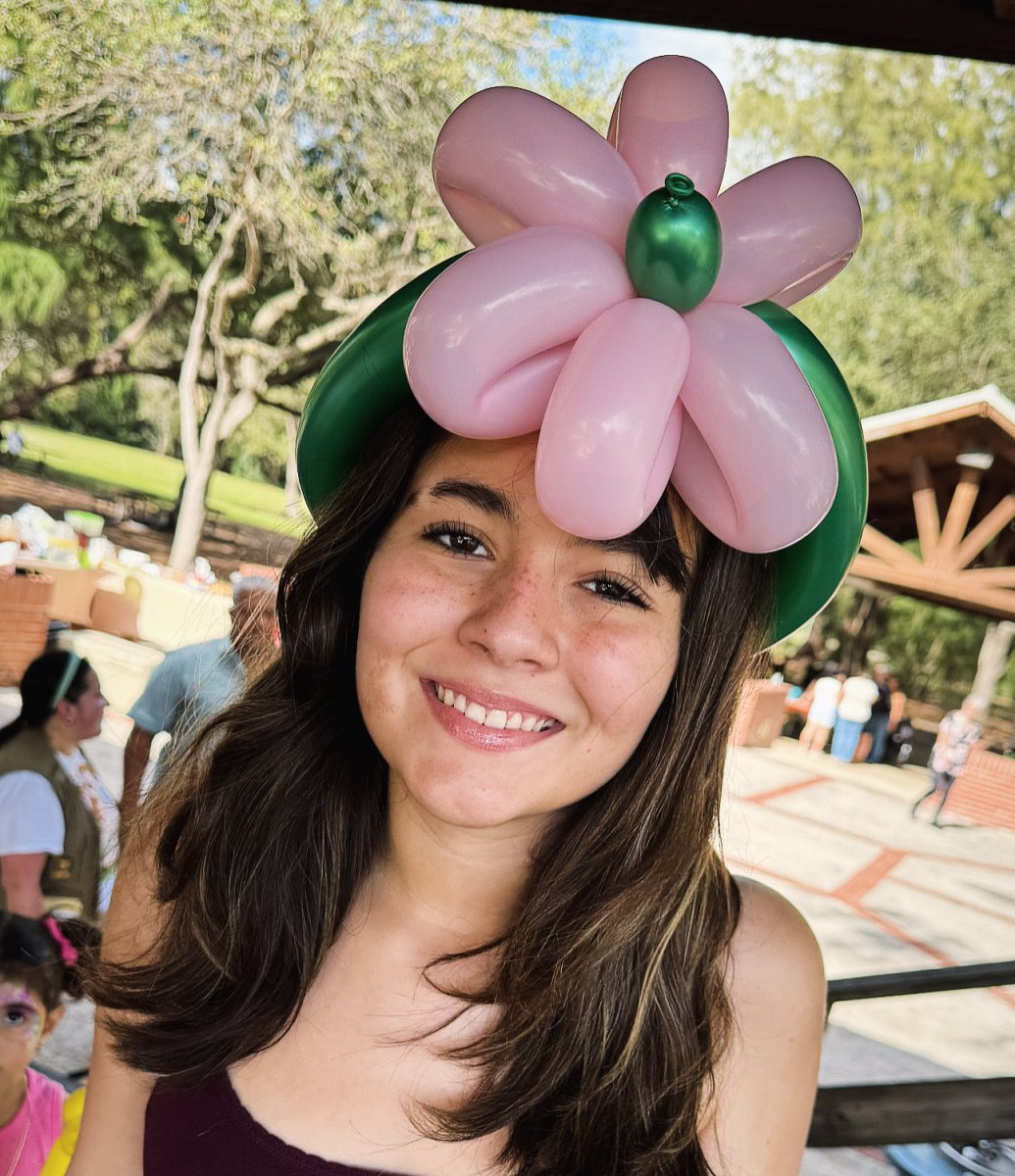 Balloon Twisting Artist Miami | Kids' Party Entertainment | Macarena Party for kids parties in Miami | My Store