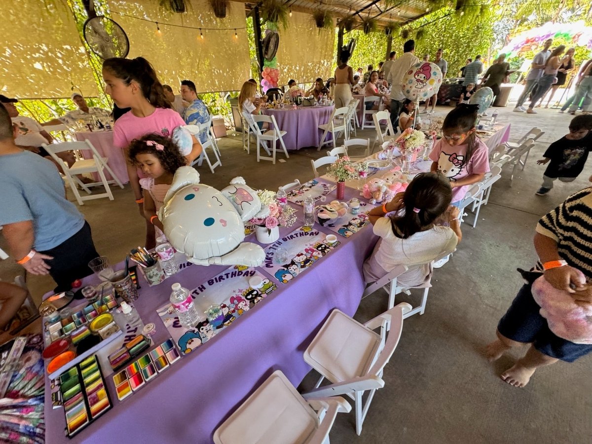 Slimes or Crafts or Painting on canvases for Kids Parties in Miami | Macarena Party for kids parties in Miami | Macarena Party