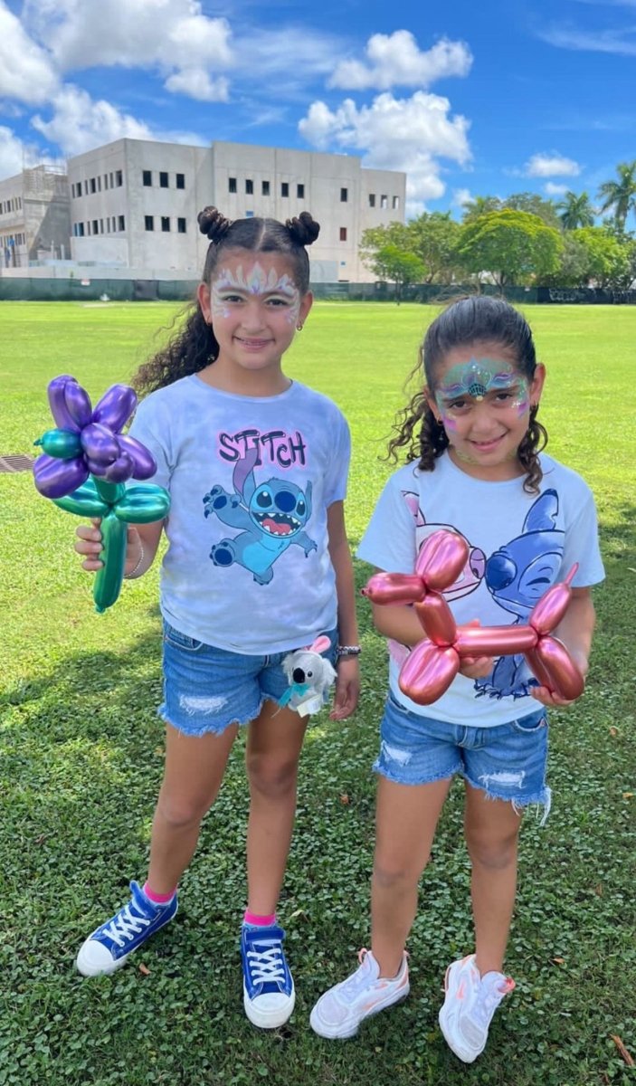 Balloon Twisting Artist Miami | Kids' Party Entertainment | Macarena Party for kids parties in Miami | My Store