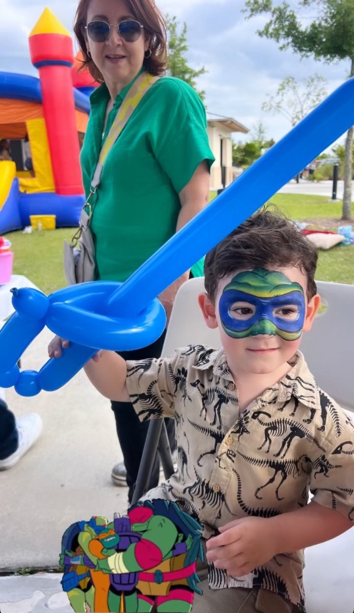 Balloon Twisting Artist Miami | Kids' Party Entertainment | Macarena Party for kids parties in Miami | My Store