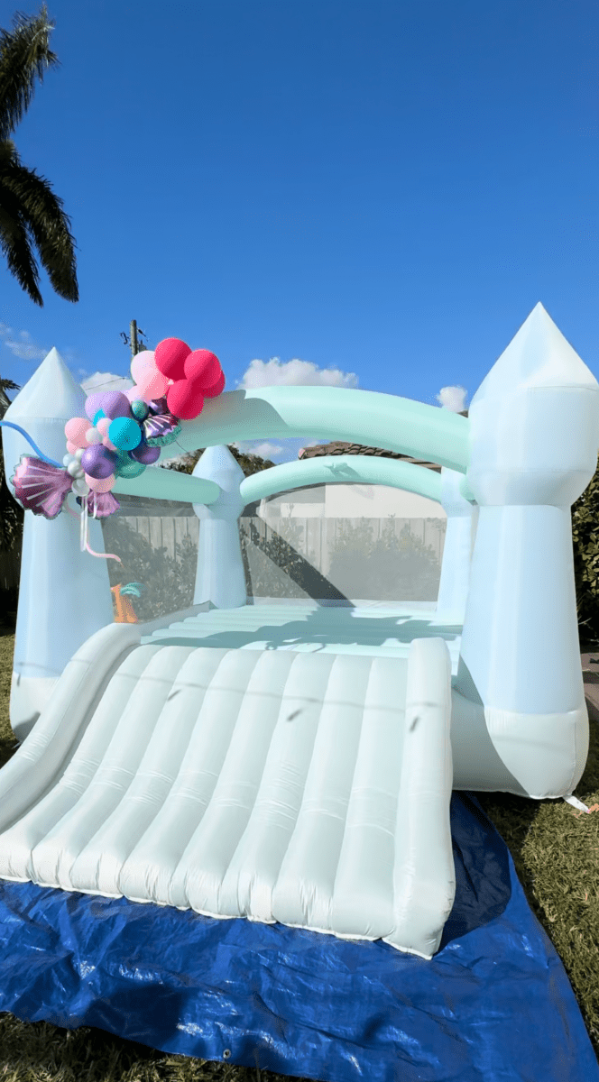 Sky Blue Bounce House with Slide 13x16.5 ft (Up to 10)– Rent in Miami | Macarena Party for kids parties in Miami | Macarena Party