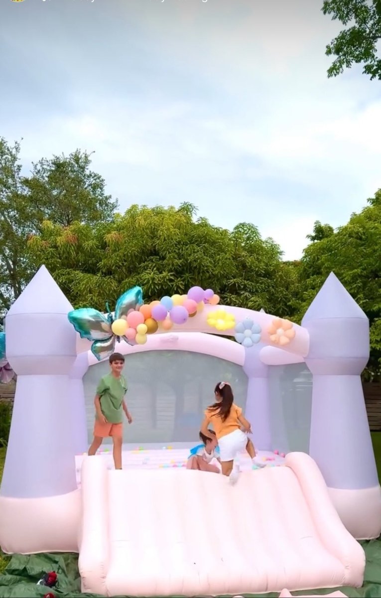 Pink Bounce House with Slide 13x16.5 ft (Up to 10) – Rent in Miami | Macarena Party for kids parties in Miami | Macarena Party