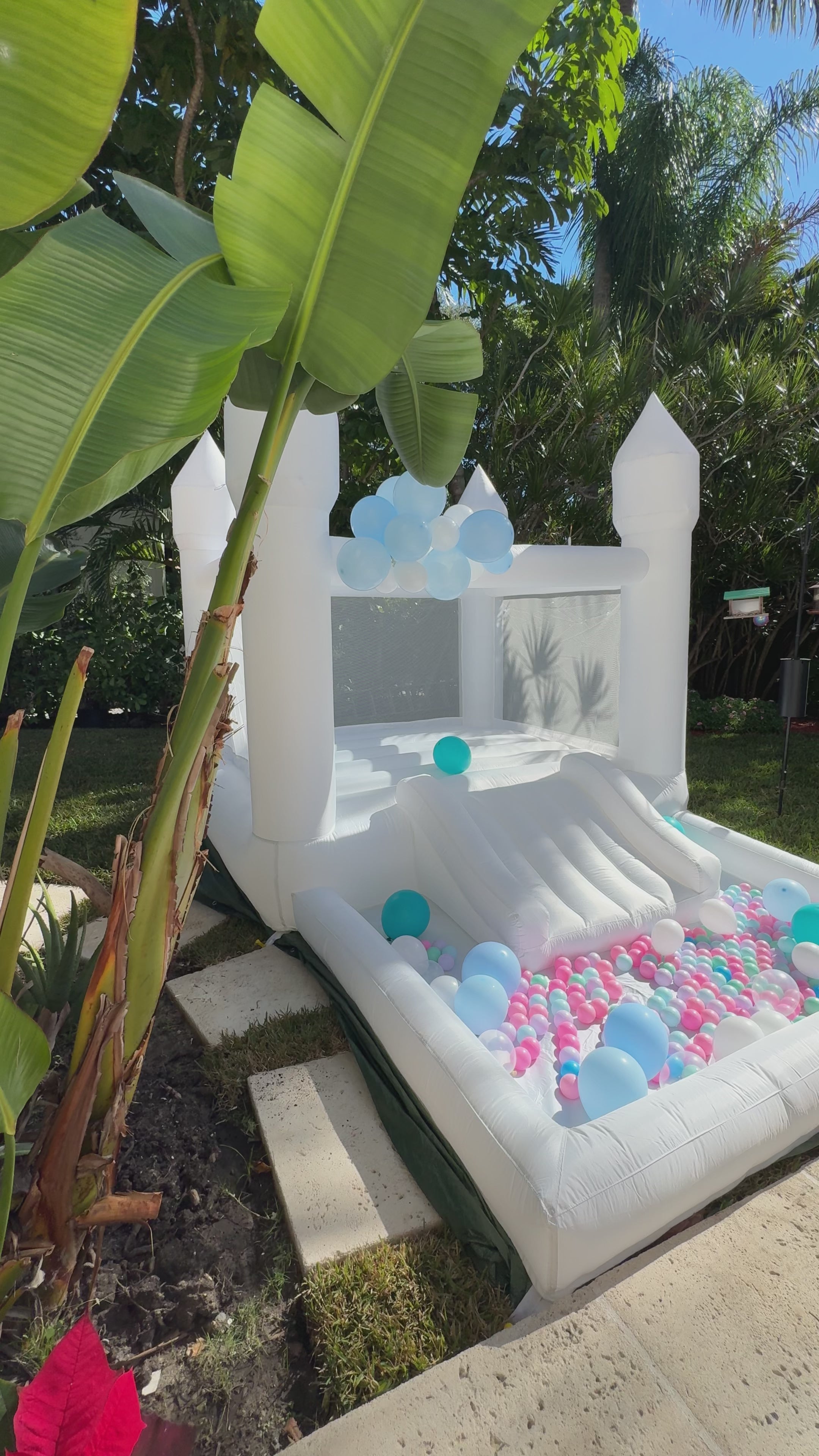 White Bounce House with Slide & Ball Pit 13x8ft | Macarena Party